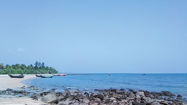 প্রাণ জুড়িয়ে দেয় ছেঁড়া দ্বীপের প্রকৃতি