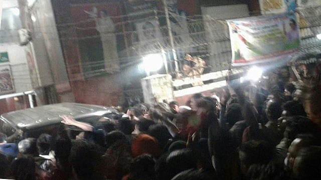 ফখরুলের পথ রোধ করে স্লোগান দেন বিএনপির মনোনয়নবঞ্চিতদের সমর্থকেরা। ছবি: সংগৃহীত