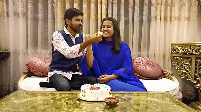 স্বামী নাজিমুজ্জামান জায়েদের সঙ্গে গায়িকা ন্যান্সি। ছবি–সংগৃহীত