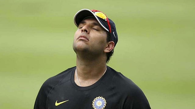 জয়পুরে চলমান আইপিএল নিলামে অব্রিক্রিত যুবরাজ সিং। ছবি টুইটার থেকে নেওয়া