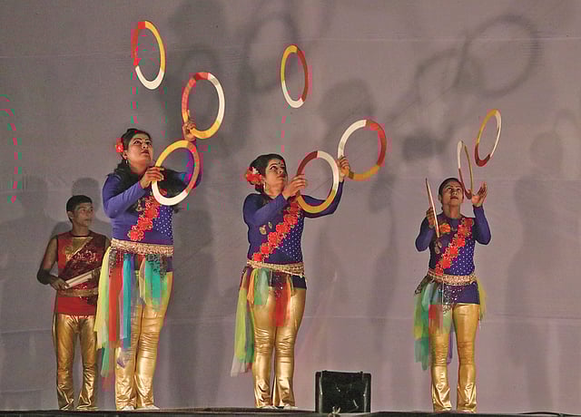 এমন খেলাতেই মুদ্ধ করেন দর্শকদের