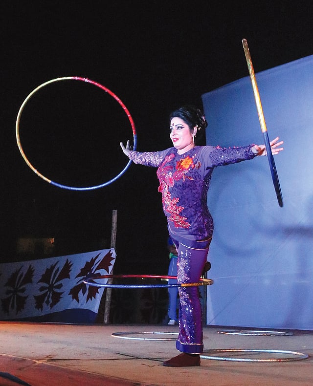 আকলিমা হাওলাদােরর উপস্থাপনা