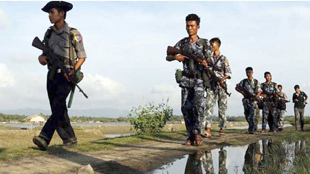 বাংলাদেশ সীমান্তে মিয়ানমারের সেনা টহল।