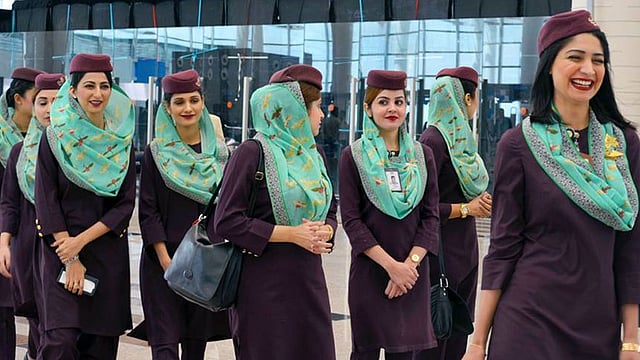 এমন ‘ছিপছিপে ও মেদহীন’ না হলে চাকরি চলে যেতে পারে পাকিস্তান ইন্টারন্যাশনাল এয়ারলাইনসের ফ্লাইট অ্যাটেনডেন্টদের। ছবি: সংগৃহীত