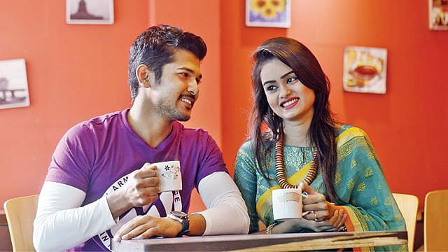 সুস্থ সম্পর্ক জীবনে স্থিতি ও শান্তি আনে। মডেল: বাপ্পা ও অর্পিতা, ছবি: প্রথম আলো