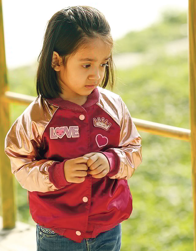 কোনো অায়োজনে যেতে এমন জ্যাকেট পরা যায়