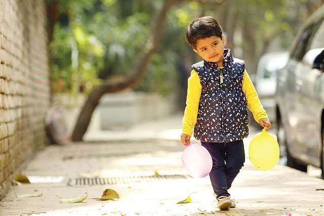 হাতা কাটা বম্বার জ্যাকেট। মডেল: রথী