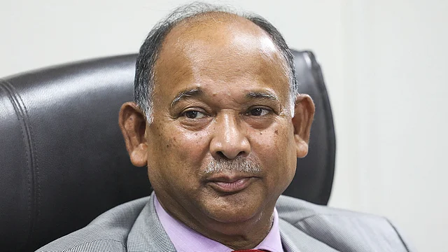 টিকিট কালোবাজারি রোধে নতুন পরিকল্পনার কথা জানালেন রেলমন্ত্রী নুরুল ইসলাম সুজন। রেল ভবন, ঢাকা, ২০ জানুয়ারি। ছবি: দীপু মালাকার