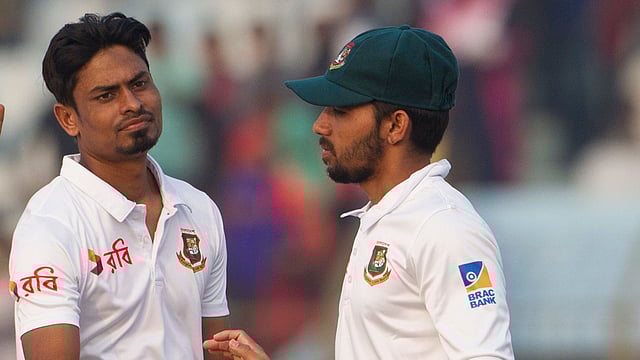 গত বছর ব্যাটে মুমিনুল, বোলিংয়ে তাইজুল ছিলেন দুর্দান্ত। তবে কারও জায়গা হয়নি আইসিসির একাদশে। ফাইল ছবি