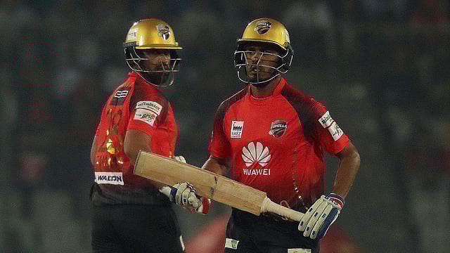 কুমিল্লার ইনিংসের মেরুদণ্ড হয়ে ছিলেন তামিম ইকবাল ও শামসুর রহমান। ছবি: শামসুল হক