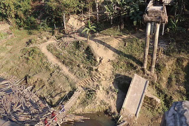 আট থেকে দশ মাস হয়েছে পাহাড়ি ঢলে সেতুর মাঝখানের অংশ ধসে গেছে।