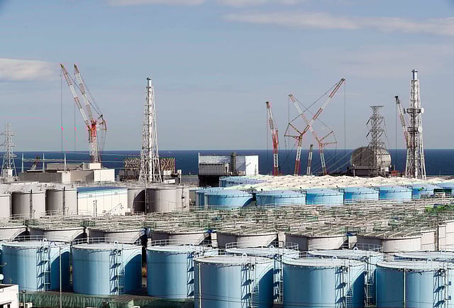 যেদিকেই চোখ যায়, সেখানেই দূষিত পানির ট্যাংক। ছবি: কিমিমাসা মাইয়ামা