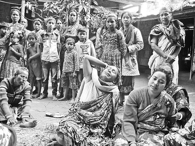 ট্রাকচাপায় নিহত ১০ শিক্ষার্থীর স্বজনদের আহাজারি