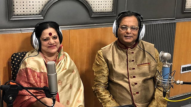 স্টুডিওতে হৈমন্তী শুক্লা ও অরূপরতন চৌধুরী