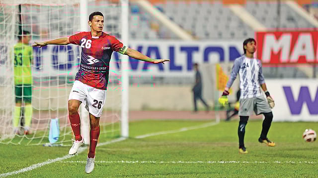 গোলের পর উড়ছে কলিন্দ্রেস। প্রথম আলো ফাইল ছবি