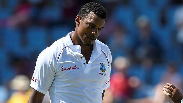 সেইন্ট লুসিয়া টেস্টে বেফাঁস মন্তব্য করে ফেঁসেছেন উইন্ডিজ পেসার শ্যানন গ্যাব্রিয়েল। ছবি: টুইটার