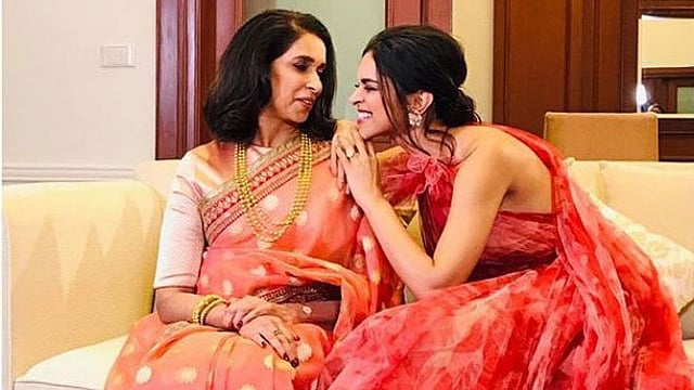 মা উজ্জ্বলা পাড়ুকোনের সঙ্গে দীপিকা পাড়ুকোন