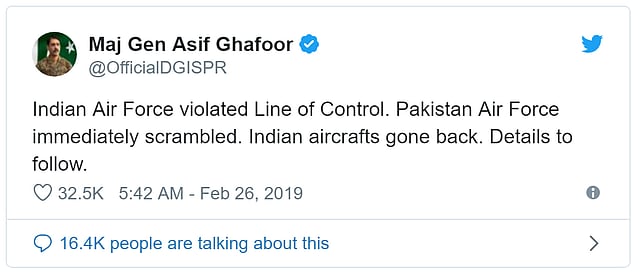 পাকিস্তান সেনাবাহিনীর মুখপাত্র মেজর জেনারেল আসিফ গফুরের টুইট। ছবি: টুইটার