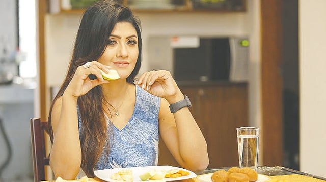 ফিট থাকতে খাবারের ভূমিকা আছে