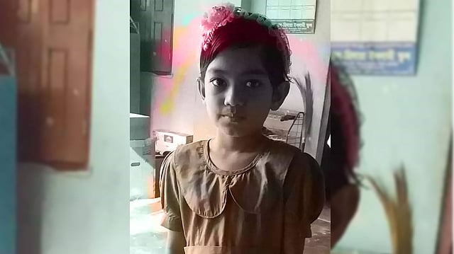 দিনাজপুরের পার্বতীপুরের হয়বতপুর সরকারি প্রাথমিক বিদ্যালয়ের দ্বিতীয় শ্রেণির ছাত্রী মায়িশা মনাওয়ারা মিশু।