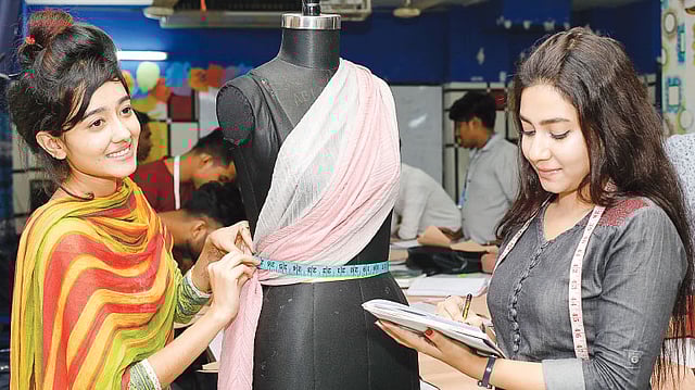 তৈরি পোশাক খাতে দক্ষ জনবলের চাহিদা রয়েছে