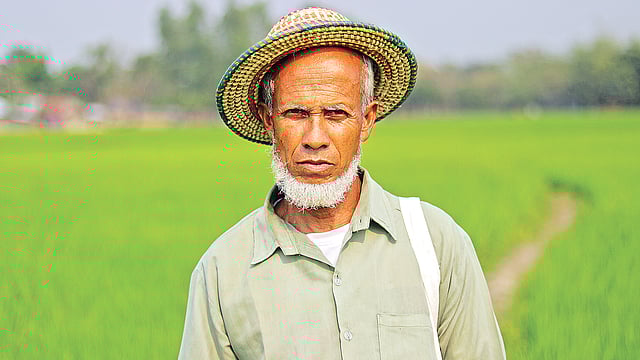 স্বশিক্ষিত কৃষি বিজ্ঞানী নূর মোহাম্মদ। ছবি: প্রথম আলো