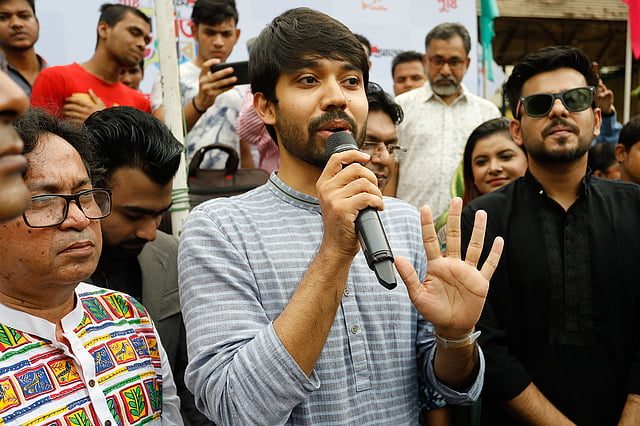 টেন মিনিটস স্কুলের প্রতিষ্ঠাতা আয়মান সাদিক বলেন, ‘তোমরা বিতর্ক করো। কিন্তু তর্ক কোরো না। তর্ক থেকে দূরে থাকো’