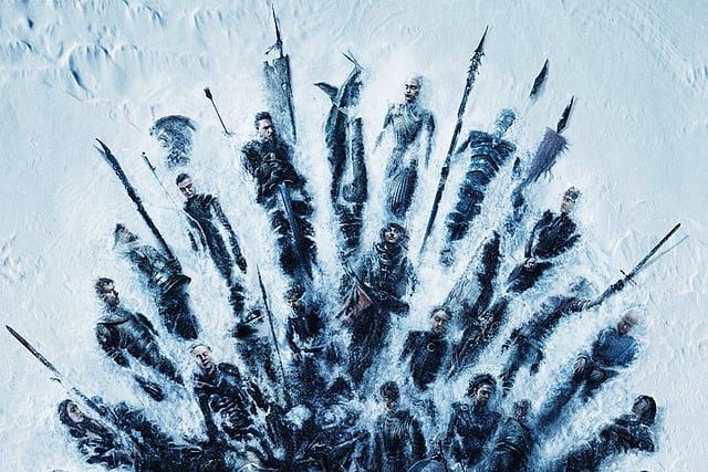 মৃত ও জীবতের লড়াইয়ের মধ্যেও আয়রন থ্রোনের মীমাংসা কৌতূহল জাগাচ্ছে। ছবি: এইচবিও