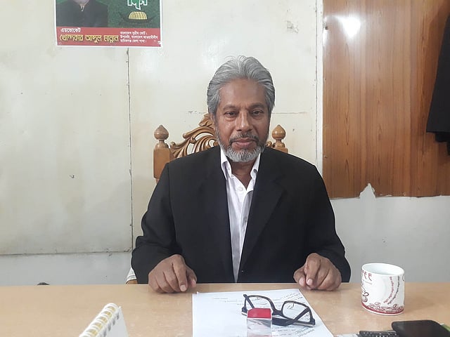 ঢাকার জেলা ও দায়রা জজ আদালতের প্রধান সরকারি কৌঁসুলি খন্দকার আবদুল মান্নান। ছবি: আসাদুজ্জামান