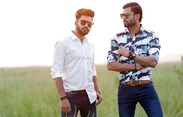 গরমে সাদার প্রাধান্য এবারও। শার্ট: মেনজ ক্লাব