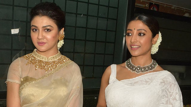 কলকাতার নন্দনে ‘কণ্ঠ’ ছবির উদ্বোধনী প্রদর্শনীতে জয়া আহসান ও পাওলি দাম। ছবি: ভাস্কর মুখার্জি