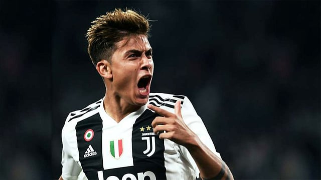 সাদাকালো জার্সি পরে আর বেশি দিন থাকছেন না দিবালা। ছবি: এএফপি