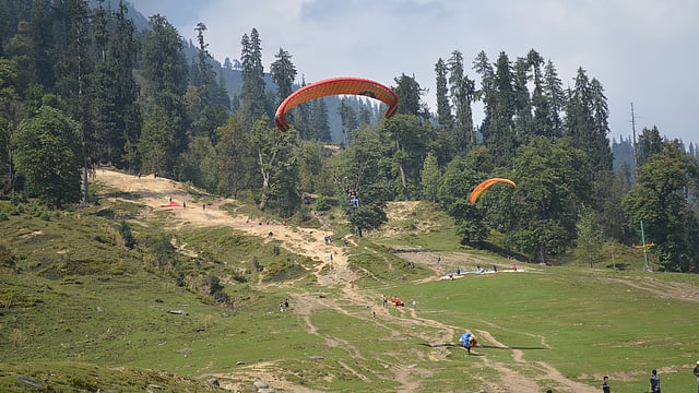 অপরূপ নৈসর্গিক দৃশ্য উপভোগ।