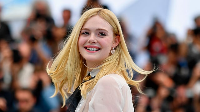 ৭২তম কান আন্তর্জাতিক চলচ্চিত্র উৎসবের আনুষ্ঠানিক ফটোকলে এল ফ্যানিং। ছবি এএফপি