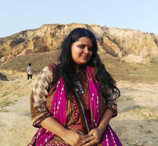 বিদ্যালয়ে জরুরি প্যাড কর্নার গড়ে তুলতে কাজ করছেন মারজিয়া প্রভা