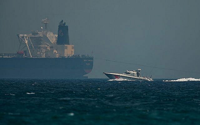 ইরান বলছে তাদের হাতে ‘গোপন অস্ত্র’ আছে যা দিয়ে তারা মার্কিন যুদ্ধজাহাজগুলো ডুবিয়ে দিতে পারে। ছবি: সংগৃহীত