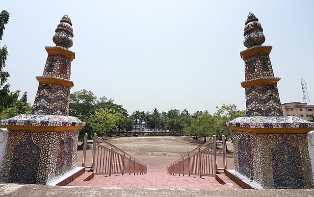 সুদৃশ্য এই ঈদগাহে আসেন অনেক মুসল্লি