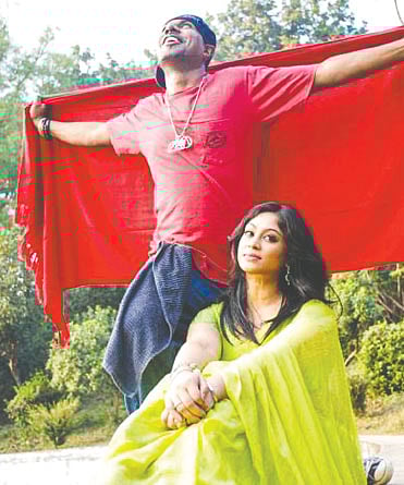 দ্য ডিরেক্টর ছবিতে মারজুক রাসেল ও পপি