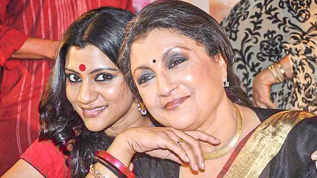 মা অপর্ণা সেনের সঙ্গে কঙ্কণা সেন শর্মা