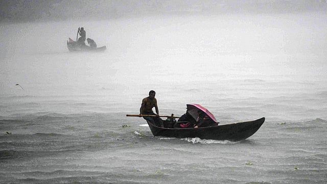 চলছে আষাঢ়, এখন বর্ষাকাল। ছবি: হাসান রাজা