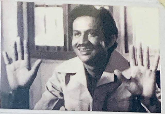 জোকার ছবিতে দিলীপ বিশ্বাস