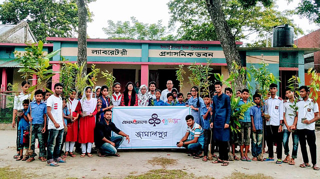 জামালপুর বন্ধুসভার বৃক্ষরোপণ