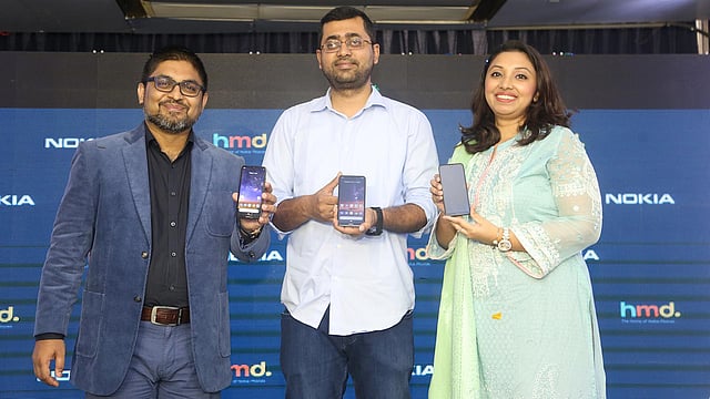 নকিয়া ৩.২ ও ২.২