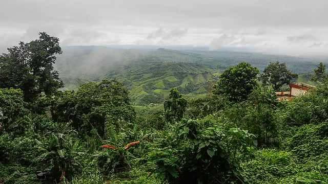 কংলাক পাহাড় থেকে রাঙামাটির নৈসর্গিক দৃশ্য