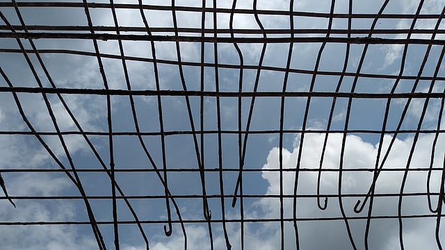 ভেঙে ফেলা ভবনের একাংশ