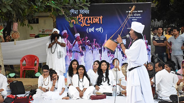 এ বছরের শুরু থেকে প্রতি পূর্ণিমা তিথিতে নিয়মিত ‘সাধু মেলা’র আয়োজন করা হয়। ছবি: প্রথম আলো