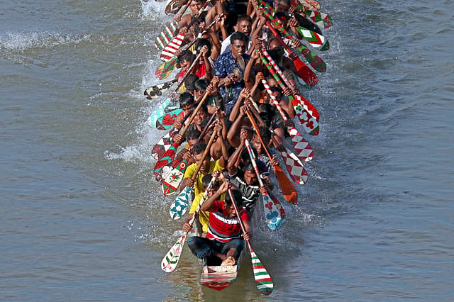 আগে যাওয়ার চেষ্টা।
