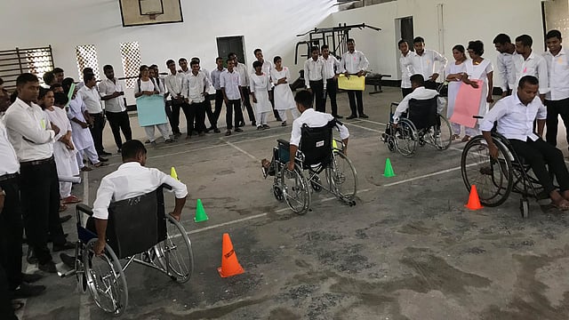 কর্মশালায় অংশ নেওয়া প্রতিবন্ধী ব্যক্তি ও শিক্ষার্থীরা