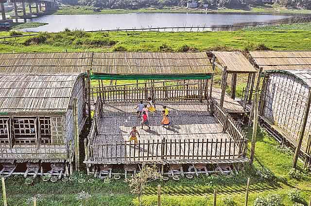 কানারচরের আর্কেডিয়া এডুকেশন প্রজেক্ট জিতেছে আগা খান অ্যাওয়ার্ড ফর আর্কিটেকচার পুরস্কার। ছবি: প্রথম আলো