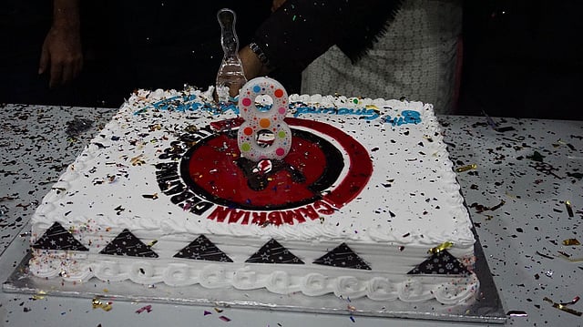 ক্যামব্রিয়ান ডিবেটিং সোসাইটি অষ্টম প্রতিষ্ঠাবার্ষিকীর কেক। ছবি: প্রেস বিজ্ঞপ্তি